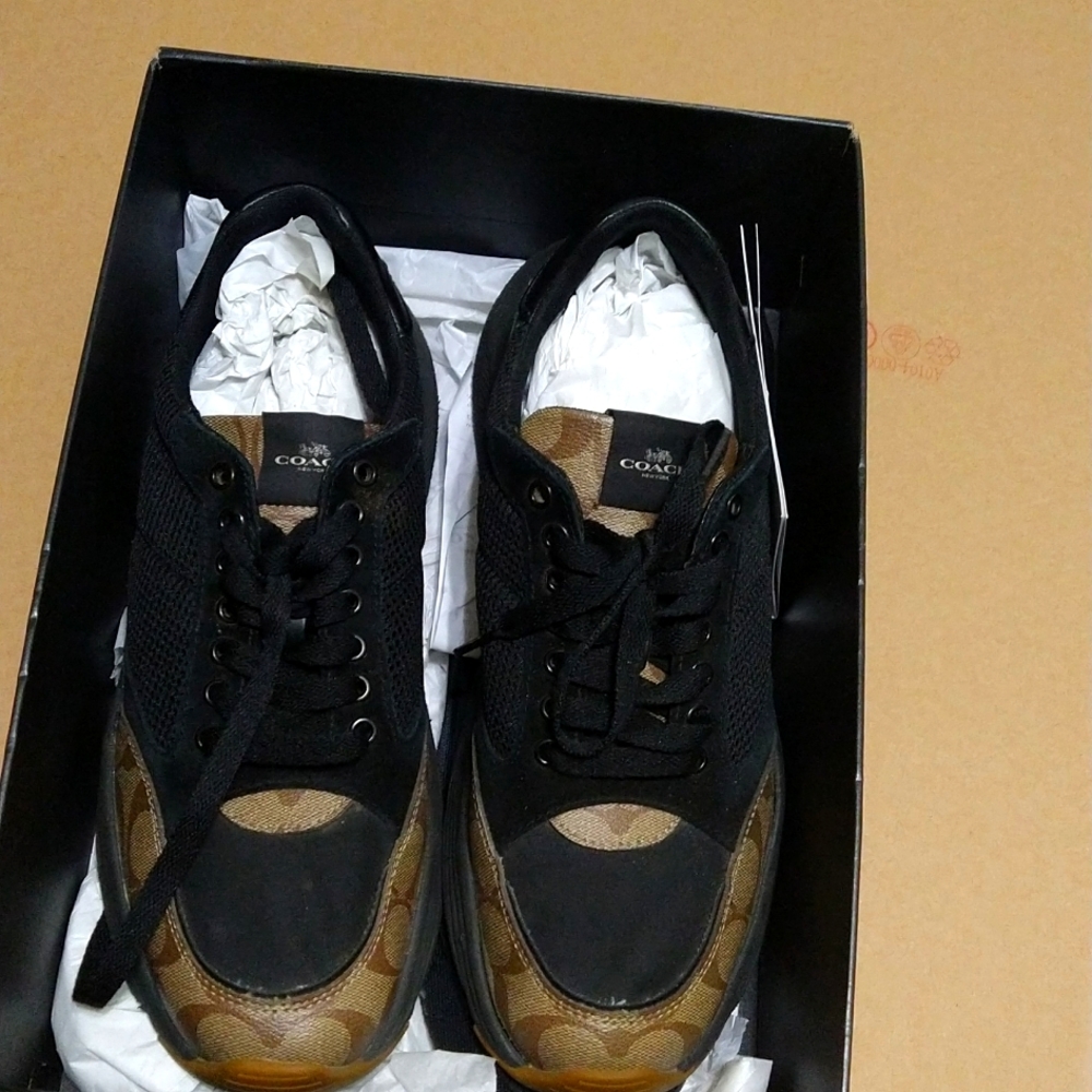 Original coach shoes in rare condition, with everything.